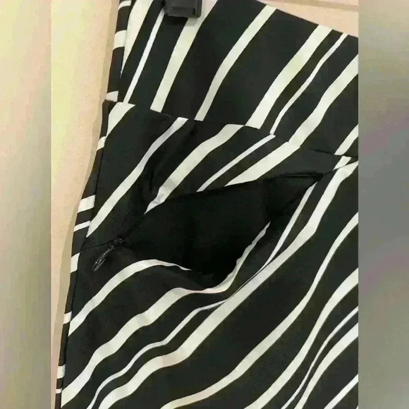 Tail Skort S - Picture 3 of 9